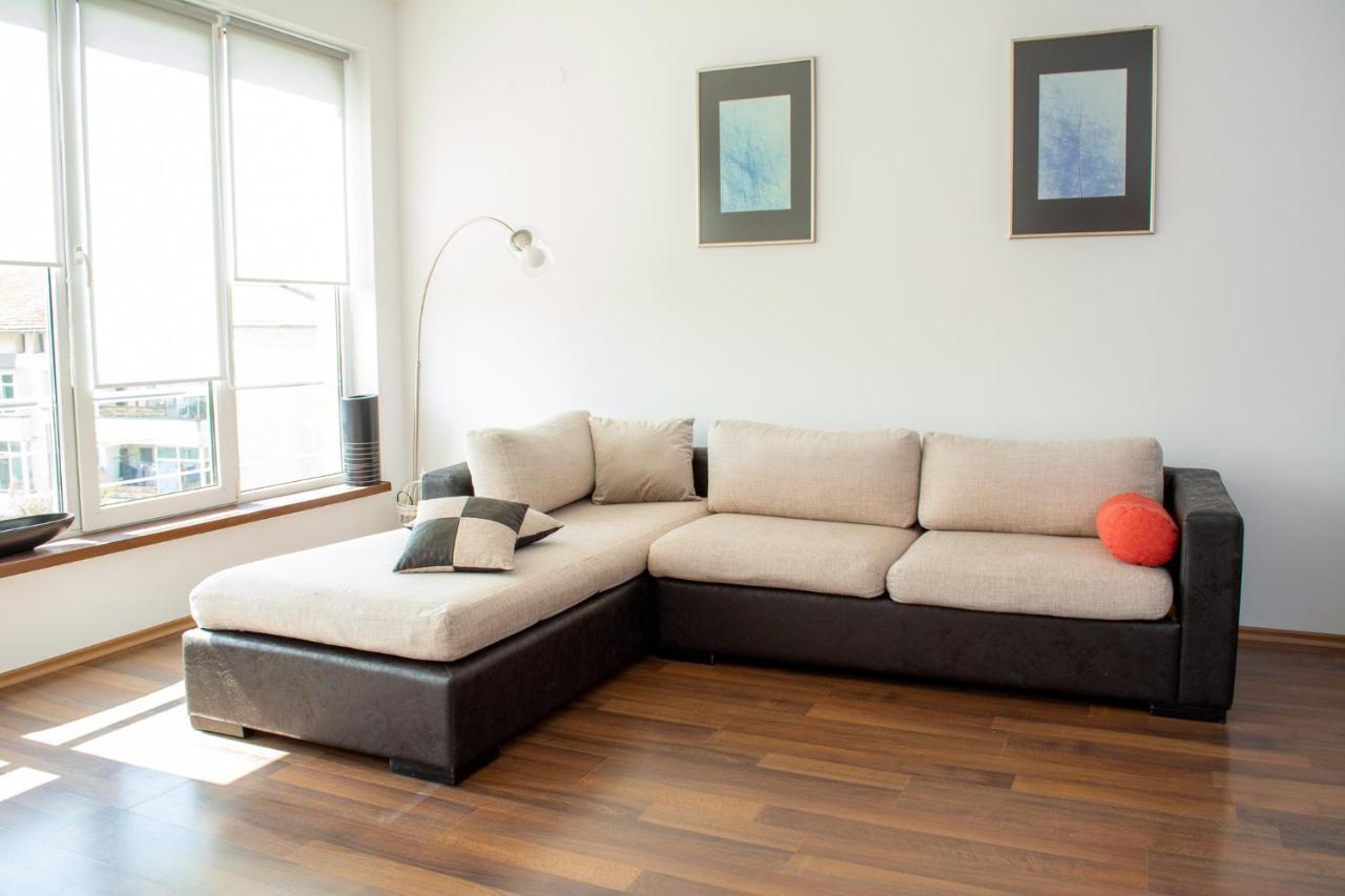 Central Apartment Mountain View Karlovo Bagian luar foto